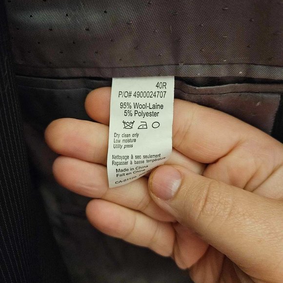 Calvin Klein Pinstripe Men's Suit 40R - Picture 3 of 4